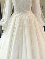 Verlobung Vintage 1940er / 1950er Jahre Formelle Herbsthochzeitskleider Ballkleid Hoher Hals Langarm Hofschleppe Spitzenbrautkleider mit Faltenapplikationen Sommerhochzeitsfeier