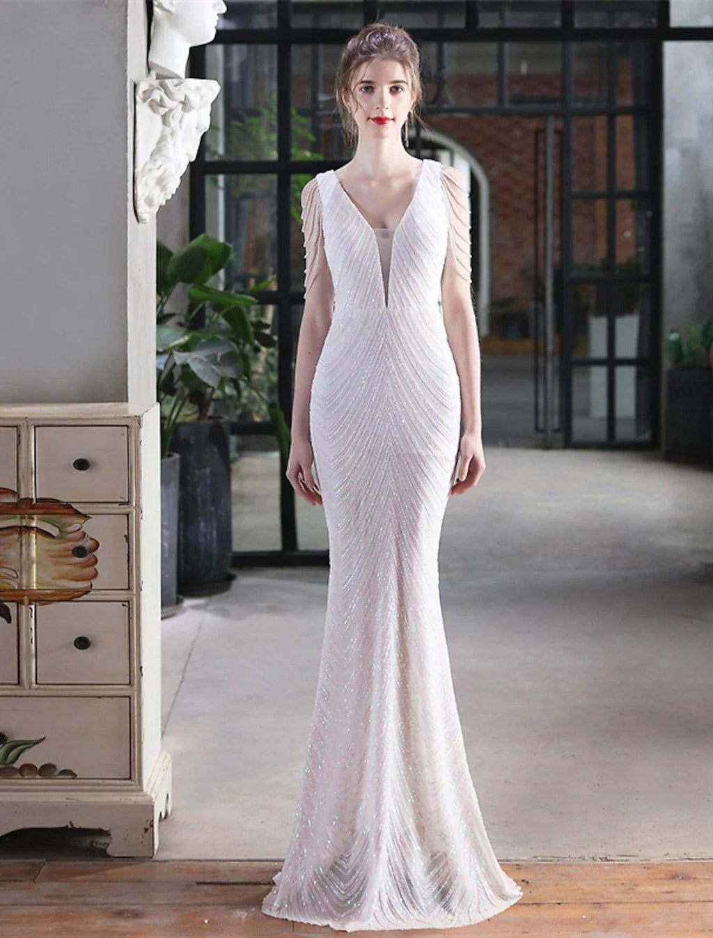 Meerjungfrau/Trompete Abendkleid Sparkle &amp; Shine Kleid Formelle Hochzeitsgast Bodenlang Ärmellos V-Ausschnitt Pailletten mit Fransen Paillettenquaste