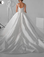 Royal Style Formal Wedding Dresses Ball Gown Square Neck Sleeveless Chapel Train Satin Bridal Gowns With Solid Color