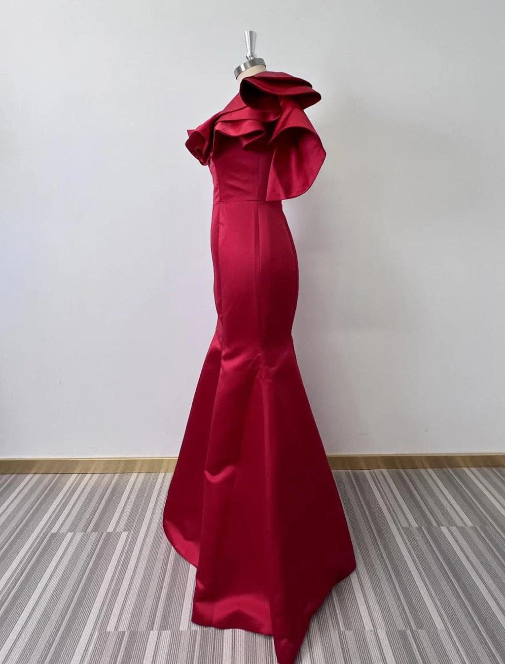 Meerjungfrau Schwarzes Kleid Weihnachten Rot Grünes Kleid Abendkleid Korsettkleid Weihnachten Rot Grünes Kleid Formelle Hochzeitsgast-Bodenlänge Ärmellos Einschulter Taft mit Rüschen Schulterblume