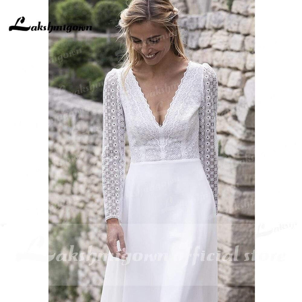 Vestidos de novia NumberSea con escote en V, encaje, manga larga y espalda descubierta