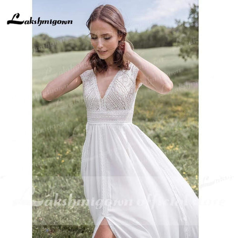 NumberSea Robe de mariée en mousseline de soie à col en V et manches courtes et dos nu