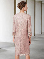 Vestido elegante de dos piezas con cuello joya, largo hasta la rodilla, de gasa, con encaje y manga corta, para madre de la novia.