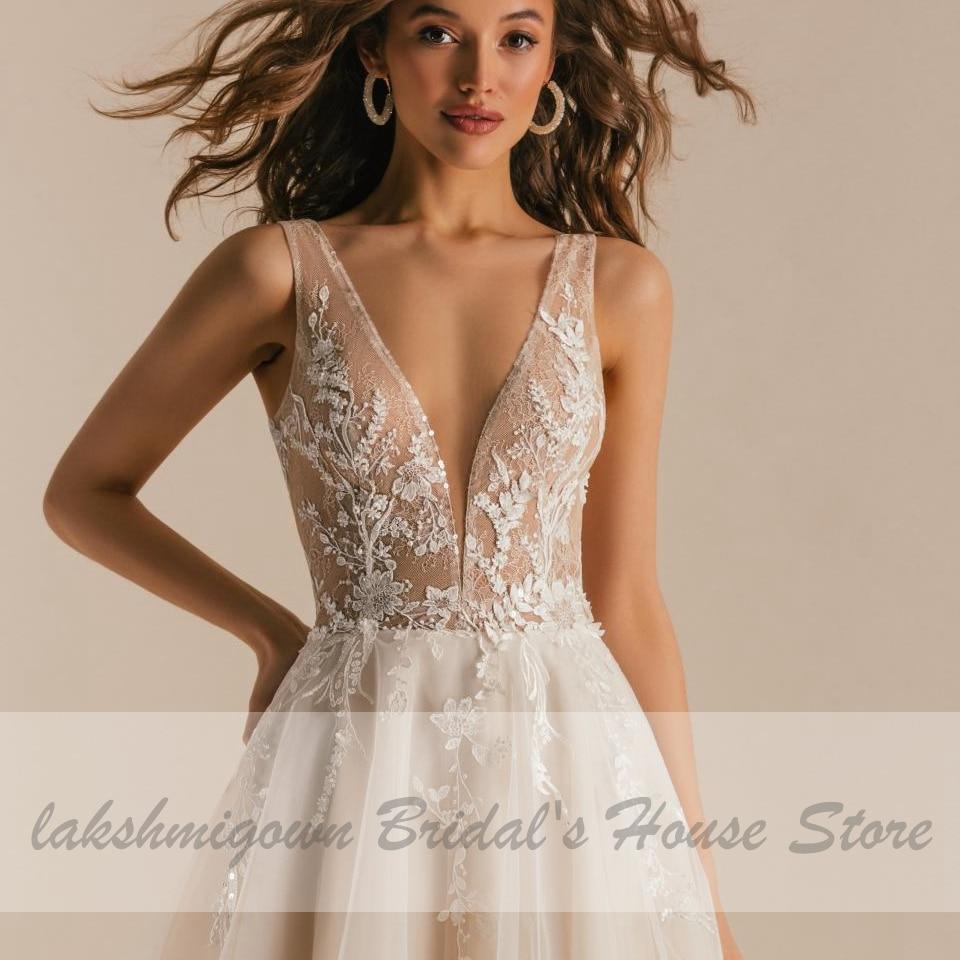 Vestido de novia bohemio de encaje vintage NumberSea con escote en V profundo color champán