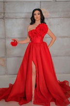 Patrón de vestido de noche vintage de tul con corte A, sin mangas y un solo hombro