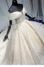 Vestido de novia NumberSea de manga larga con apliques de encaje para playa