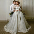 Vestidos de novia NumberSea con escote en V, ilusión transparente y mangas largas 3/4