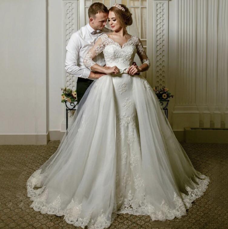Vestidos de novia NumberSea con escote en V, ilusión transparente y mangas largas 3/4