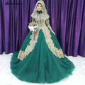 Vestidos de novia NumberSea con escote en V y encaje