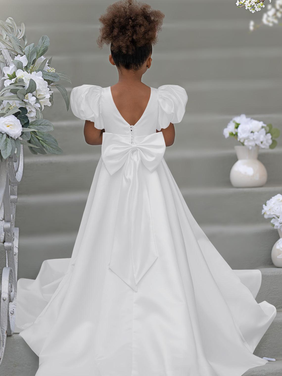Kleid für Blumenmädchen mit Puffärmeln, Schleife, Knopfleiste hinten und Schleppe 