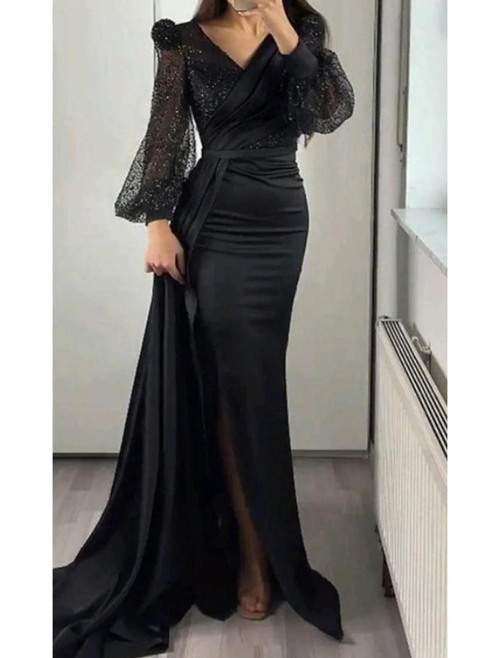Meerjungfrau/Trompete Abendkleid Sparkle &amp; Shine Kleid Formelle Hofschleppe Langarm V-Ausschnitt Herbst Hochzeitsgast Charmeuse mit Paillettenschlitz