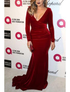 Meerjungfrau/Trompete Kleid für die Brautmutter, sexy V-Ausschnitt, Hofschleppe, Samt, lange Ärmel mit Falten
