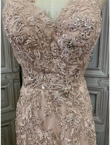 Meerjungfrau/Trompete Ballkleider Maxikleid Partykleidung Hochzeitsfeier Sweep/Pinselzug Ärmellos V-Ausschnitt Tüll mit Applikationen