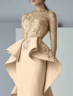 Etui-/Säulenkleid für die Mutter der Braut, formelle Hochzeitsgastparty, eleganter Rundhalsausschnitt, bodenlange Spitze, Stretchstoff, lange Ärmel mit Rüschenapplikationen