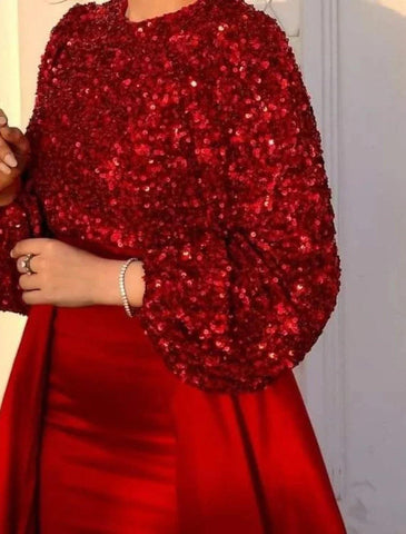 Meerjungfrau/Trompete Abendkleid Glitzerndes Kleid Formale Hochzeit Bodenlang Langarm Rundhals Herbst Hochzeitsgast Satin mit Überrock